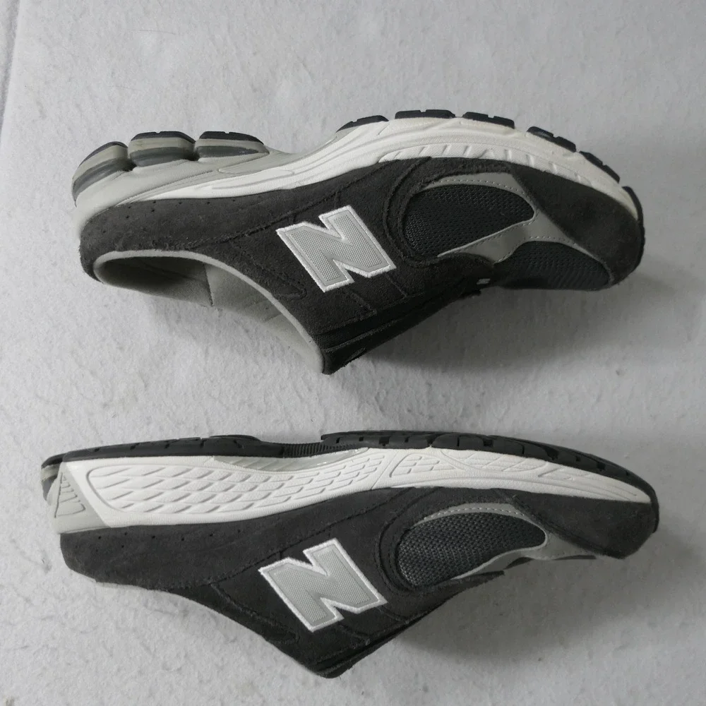 New Balance Mens 2002R Mules 11.5 Grey Suede Mesh M2002RMC Missing one insole
